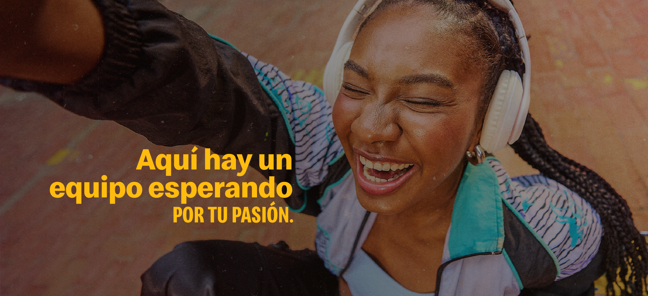 Hero del programa Resume de Vida para candidatos McDonald's: gráfico con mensaje visible en la imagen, «Aquí hay un equipo esperando por tu pasión.»
